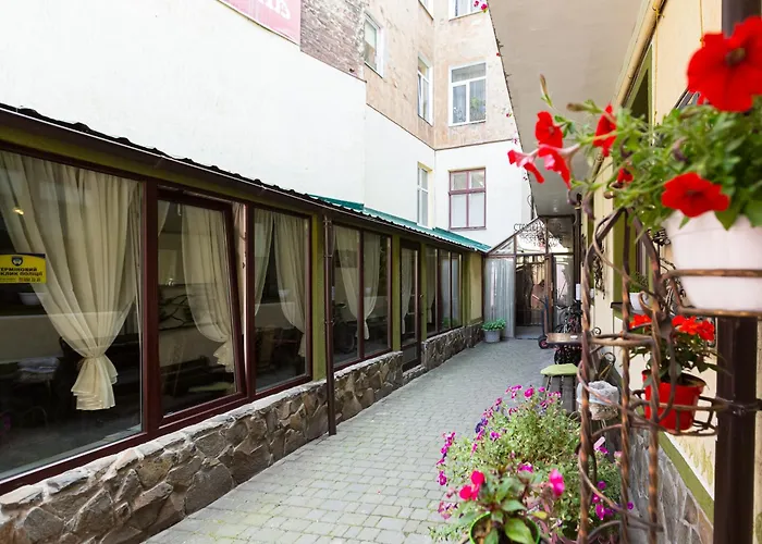 Готель Staryi Krakiv Львів